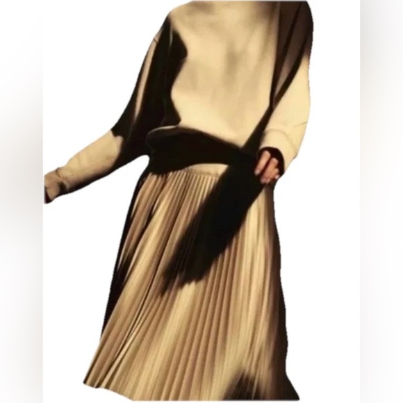 UNIQLO U Women’s Pleated Midi Skirt | Olive | Size 8 |Classic | Dark Academia - Picture 8 of 8